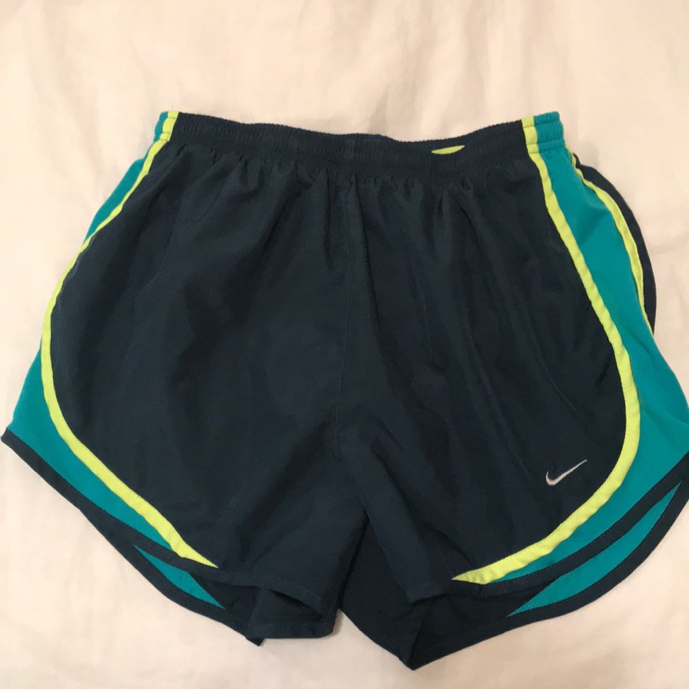Nike women’s tempo shorts